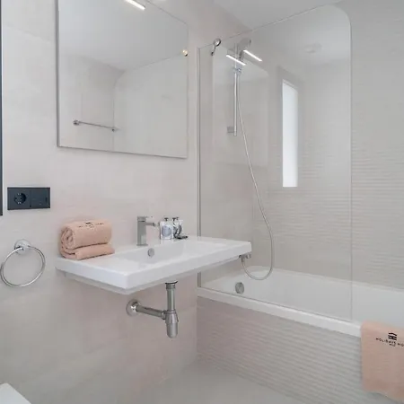 Awesome In With Wifi, Outdoor Swimming Pool And Swimming Pool Apartment *