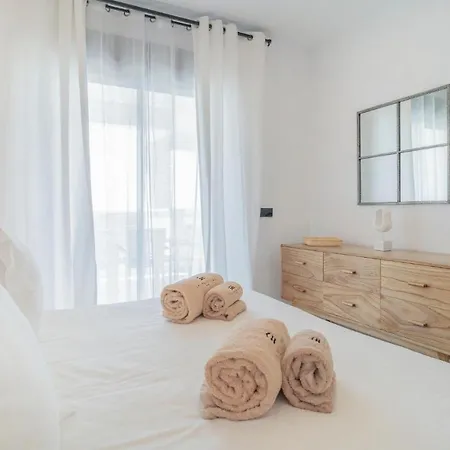 Awesome In With Wifi, Outdoor Swimming Pool And Swimming Pool Apartament *