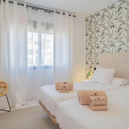 Awesome In With Wifi, Outdoor Swimming Pool And Swimming Pool Apartament